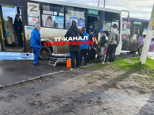В Рязани скорая помощь забрала женщину из маршрутки