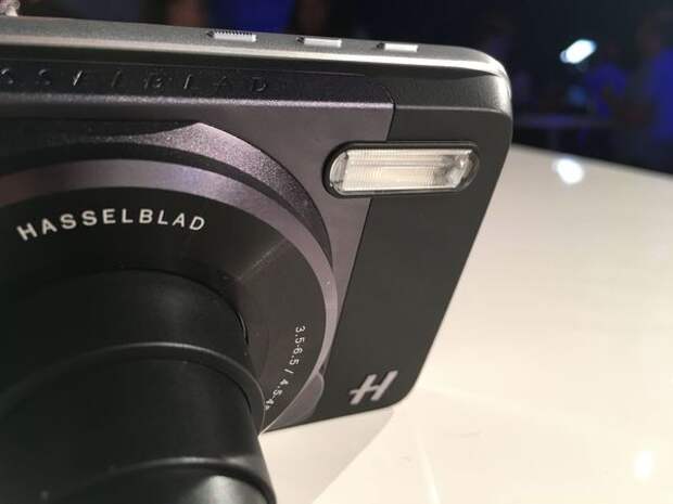 Модуль Hasselblad превратит Moto Z в «мыльницу»