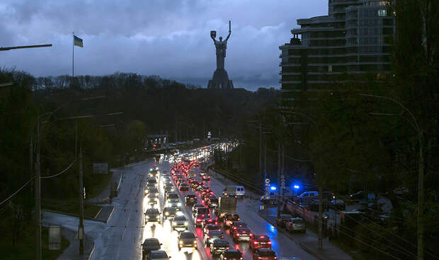 «Зеленский давно бы кормил червей»: В России оценили заявление Киева о продолжении войны