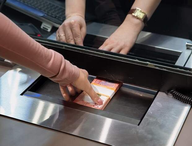 Россияне бросились брать кредиты