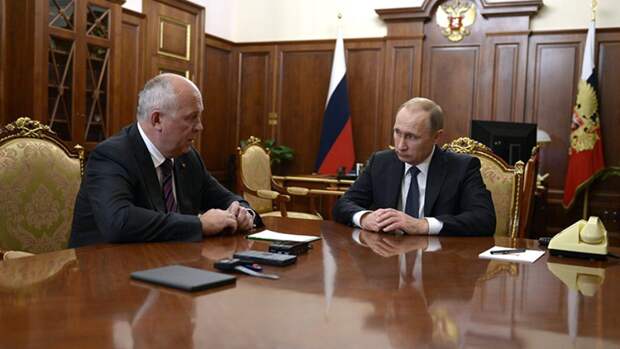 Чемезов рассказал, как ездил с Путиным в ГДР на одном автомобиле