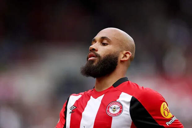 Ультиматум «МЮ»: 70 млн за Мбемо или выходим из сделки. Удивительная параллельная гонка