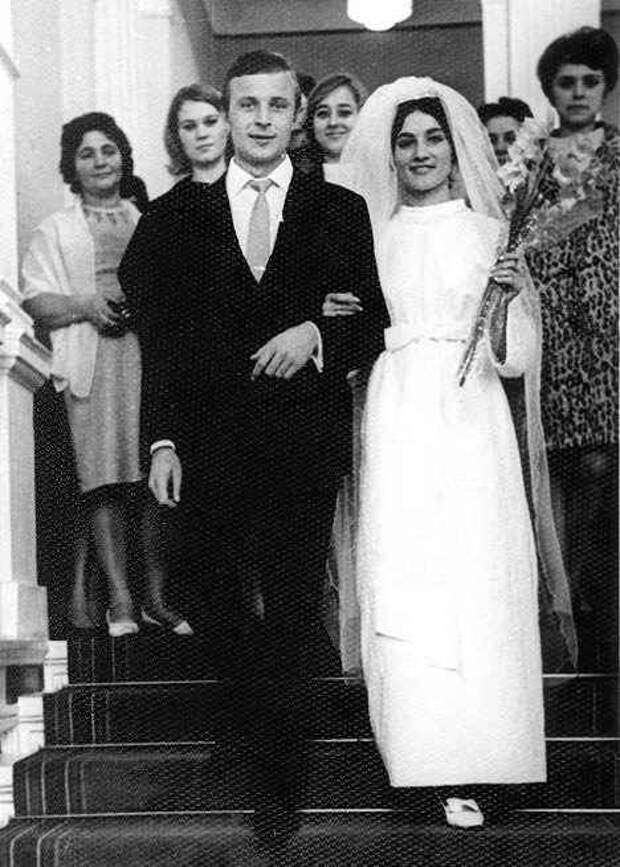 Узнаете будущую знаменитую певицу? / Фото: ©onashem.mediasole.ru