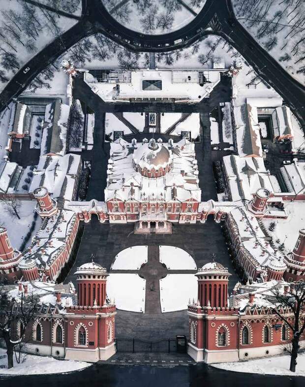 Петровский путевой дворец, Москва, Россия / @Борщ (Россия)