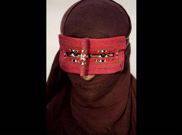 17 фото иранских женщин в традиционных масках, и откуда пошла эта традиция
