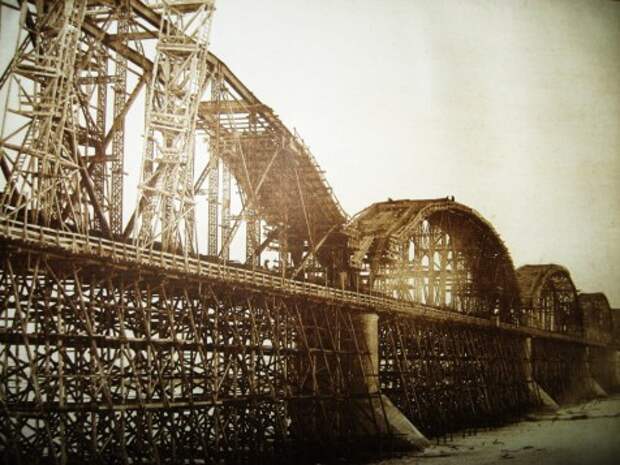Строительство моста через Зею у города Алексеевск. 1915.
