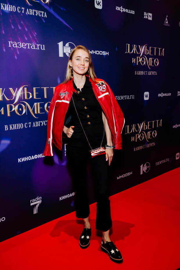 Расхожий сюжет: Полина Куценко, Иван Добронравов и Мария Ахметзянова Расхожий сюжет: Полина Куценко, Иван Добронравов и Мария Ахметзянова