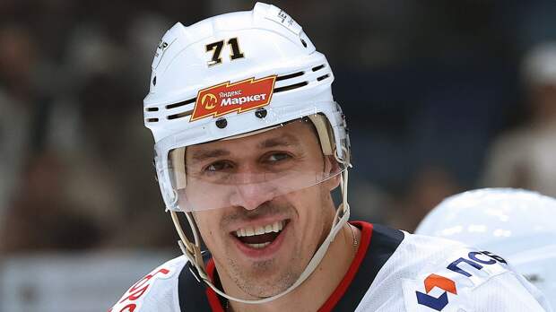 Малкин забил красивый гол, эффектно подправив шайбу