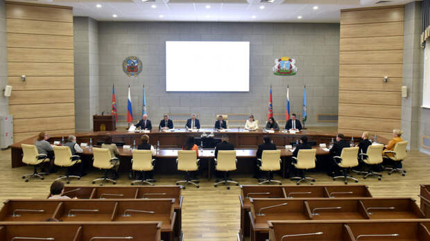 В администрации Барнаула обсудили развитие общероссийского молодежного движения