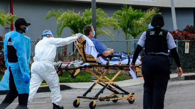 Флорида стала третьим штатом США с числом случаев COVID-19 более 1 млн