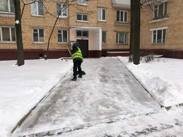 Вывоз снега. Фото: префектура ВАО alt