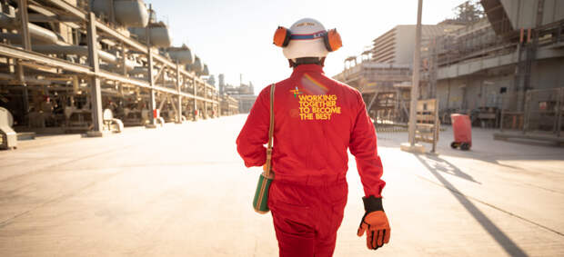«Лукойл» купит у Shell сеть АЗС в России и завод в Торжке