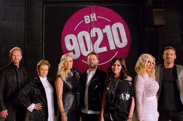 Йен Зиринг, Габриэль Картерис, Дженни Гарт, Джейсон Пристли, Шэнон Доэрти, Тори Спеллинг и Брайан Остин Грин в тизере продолжения сериала "Беверли-Хиллз 90210"