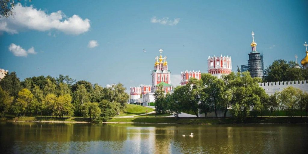Собянин: В этом году в Москве одновременно реставрируются сотни объектов. Фото: mos.ru