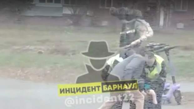 В Барнауле в результате столкновения "Волги" и "Мерседеса" пострадал трехлетний мальчик