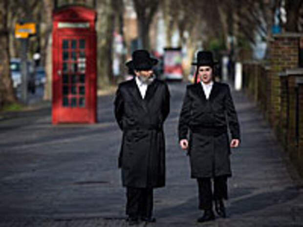 Опрос: треть евреев Великобритании думает об эмиграции – из-за антисемитизма 