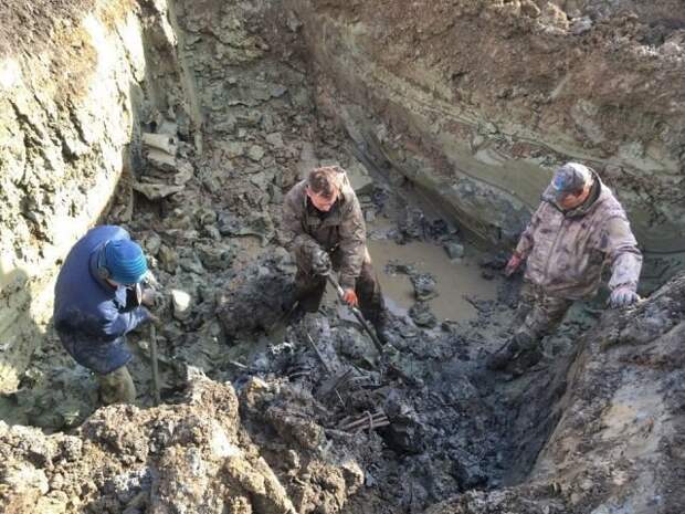 Под Санкт-Петербургом найден сбитый самолет Миг-3 и останки летчика