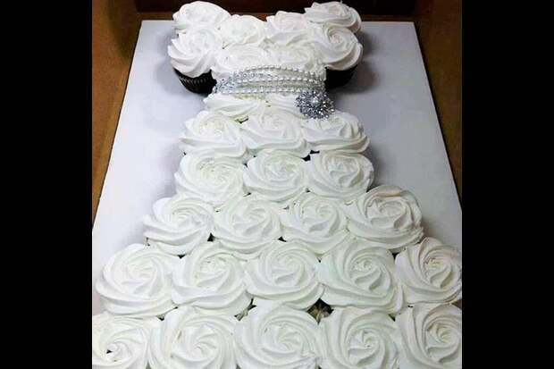 Картинки по запросу фото Кондитер Миллингтон-Дэй представил публике самый вкусный наряд невесты. Это просто огромный торт