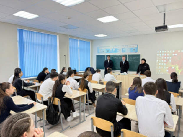 Сотрудники ПДН Правобережного района Северной Осетии организовали в школах уроки, направленные на противодействие распространению экстремистских идей