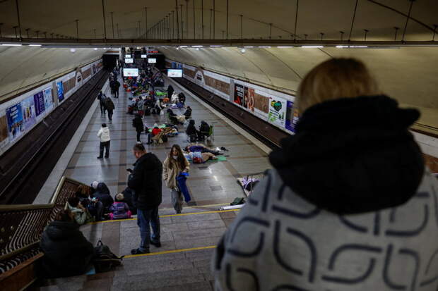 Киевляне решили ночевать в метро