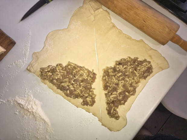 Чебуреки за 15 минут , с курицей и сыром