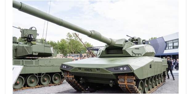 Leopard 2A-RC 3.0 представляет собой следующий эволюционный шаг в серии знаменитых танков Leopard. Новая версия оснащена 140-мм пушкой и другими модернизациями, такими как улучшенная баллистическая защита и повышенная мобильность, что повышает его боевые навыки и выживаемость на поле боя. Танк также содержит современные цифровые системы управления огнем и навигации. К числу его основных преимуществ можно отнести уменьшение количества пассажиров, меньший вес ОБТ, калибр пушки и модульность машины. Очевидно, что немцы продумывают конструкцию машины до мелочей.