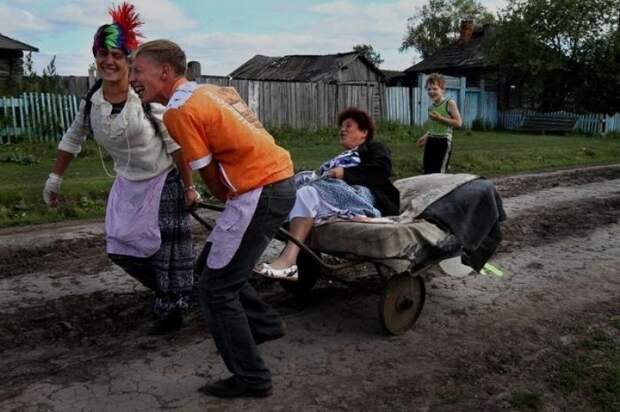 Свадьба без гламура и пафоса (19 фото)