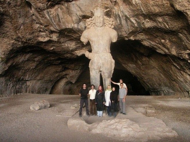 Статуя Шапура I (Colossal Statue of Shapur I): Иран Статуя Шапура I Colossal Statue of Shapur I Иран Скульптуры интересное скалы