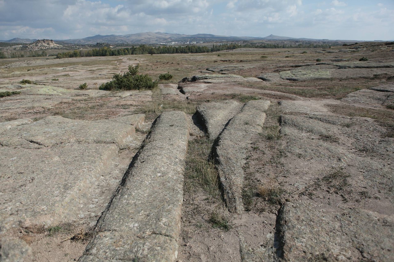 stone_roads_turkey_120.JPG stone_roads_turkey_120.JPG