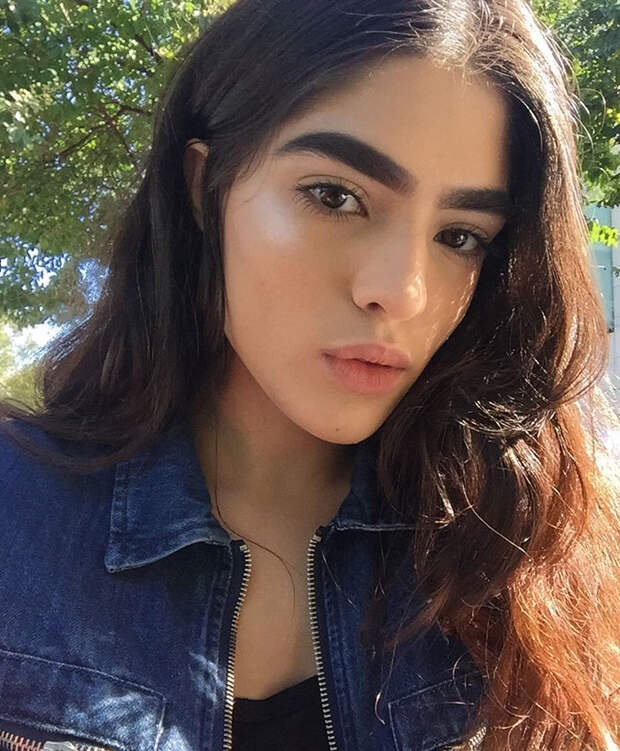 bullying-thick-eyebrows-model-career-natalia-castellar-13
