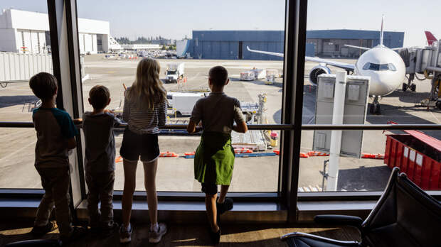 Правила въезда в Белоруссию, Армению и Казахстан изменятся для россиян до 14 лет