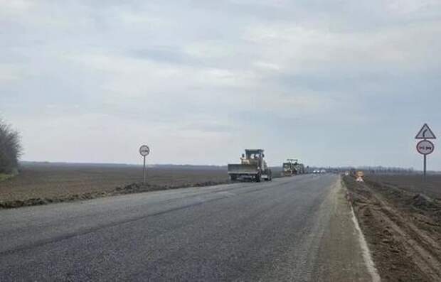 12 километров новой жизни: продолжается ремонт дороги Каневская-Березанская