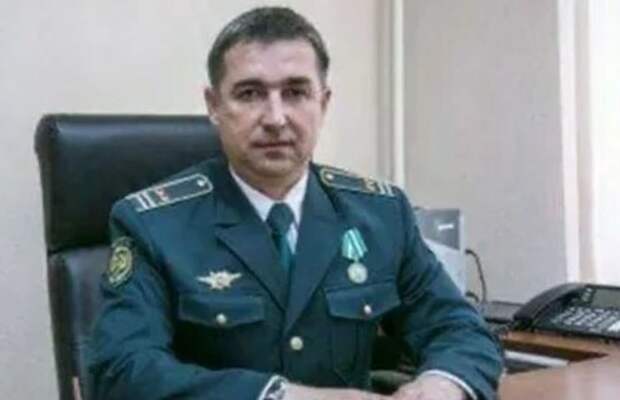 Работает ФСБ.. Не местные спецы, а специально прибывшие из Москвы…