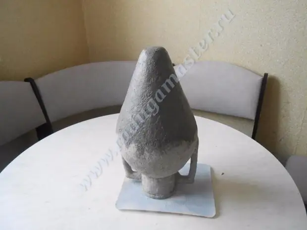Александр Корогод создает оригинальные изделия из шамотной глины