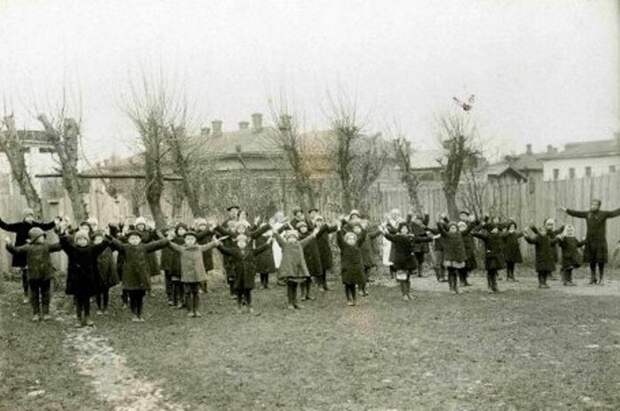 Дыхательная гимнастика с детьми, Вологда, 1927 год здоровые, люди, ностальгия, ретро, советский спорт, спорт, фото