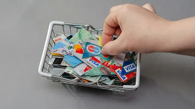 ОТ VISA И MASTERCARD НАДО ИЗБАВИТЬСЯ ПОСКОРЕЕ. ДЕЛО НЕ ТОЛЬКО В ДЕНЬГАХ