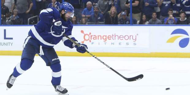 Хоккеист Кучеров стал первой звездой дня в НХЛ