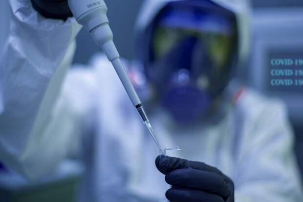 Российские учёные создали технологию обновления вакцины при мутации COVID