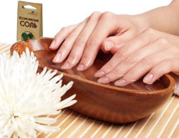 отбеливание ногтей с помощью ванночек с морской солью