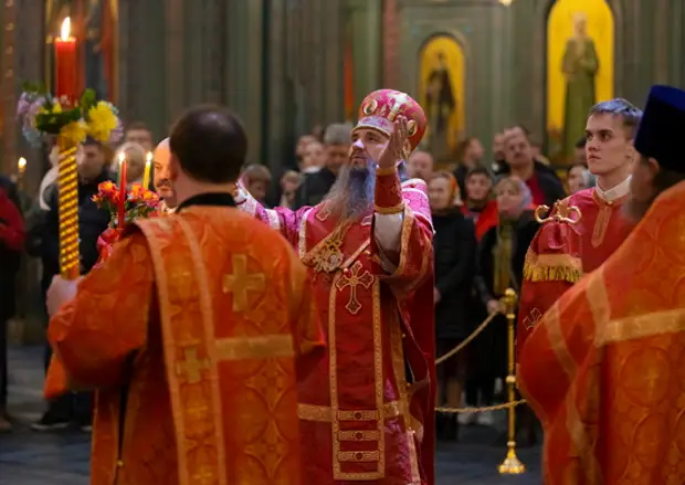 В Главном храме ВС РФ прошла пасхальная служба