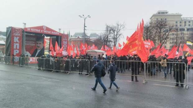 На митинг в поддержку Грудинина в Москве вышло около 500 человек вместо ожидаемых 5 000