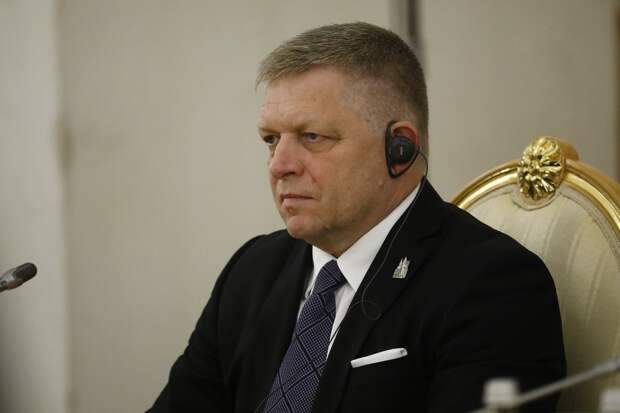 Премьер-министр Словакии Фицо назвал честью участие в праздновании Дня Победы в Москве