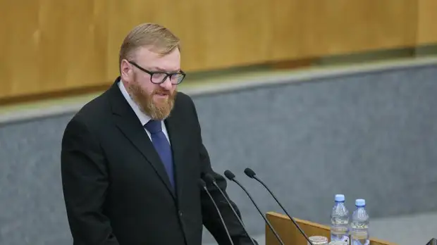 Милонов предложил брать клятву верности России с супругов из недружественных государств