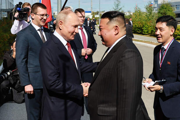 "Ведомости": Путин посетит Северную Корею и Вьетнам