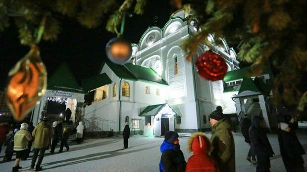 "Это чревато". Барнаульский писатель раскритиковал идею переименовать новогодние торжества