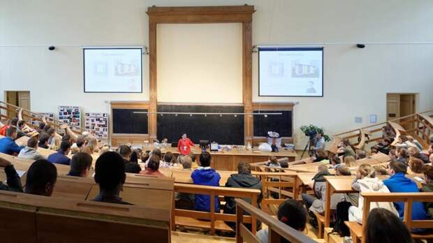 Стоимость обучения в вузах РФ в 2025 году выросла на 12%