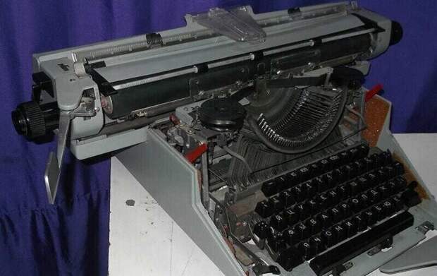Печатная машинка "Листвица"