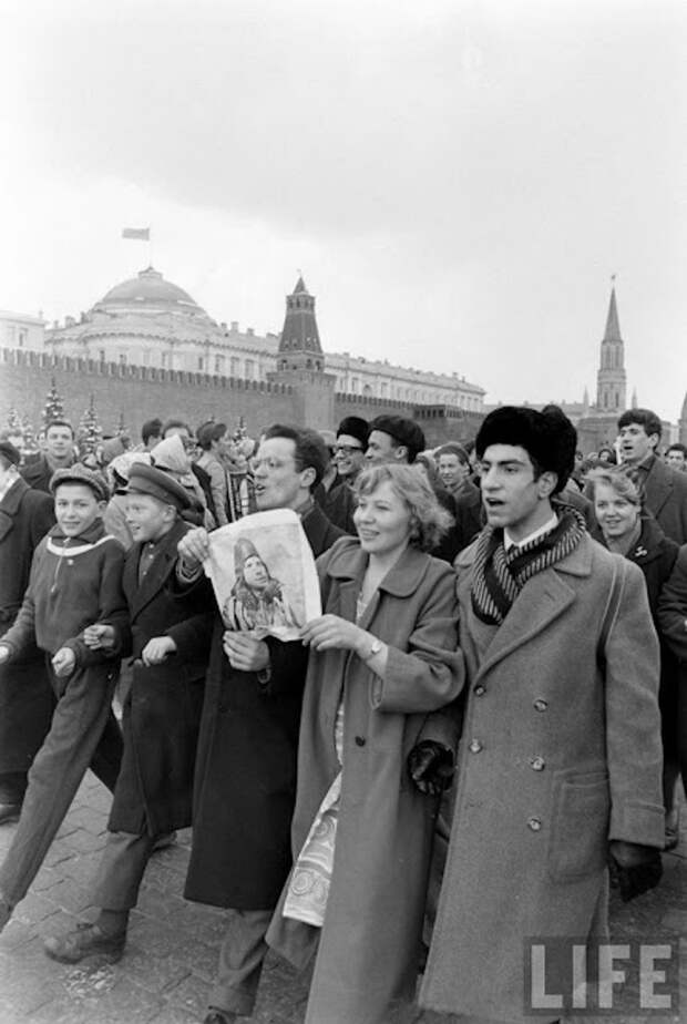 12 апреля 1961 года. Всенародное ликование СССР, гагарин, космос, ностальгия