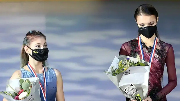 «Боец и героиня, уникальный четверной флип»: специалисты восхитились стойкостью Щербаковой и Косторной на этапе Гран-при