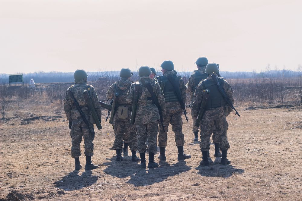 Здесь «герои» превратились в проституток